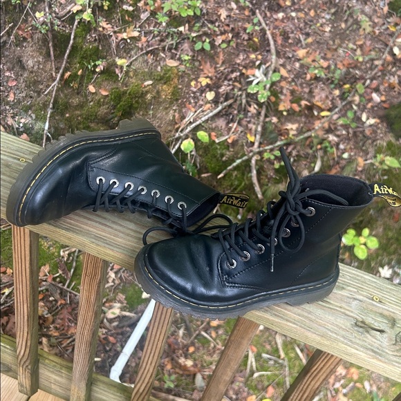 Doc Martens - Picture 2 of 6